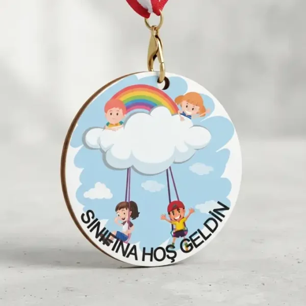 “Miniklere Özel: “Sınıfına Hoş Geldin” Temalı Ahşap Okul Madalyası (3mm MDF & UV Baskı)”